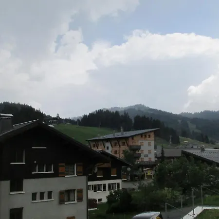 Cosy Aux Gets - à Deux Pas Des Pistes Et Du Centre, 2/4 Couchages, Balcon, Parking Inclus - Fr-1-623-259 Appartement Les Gets